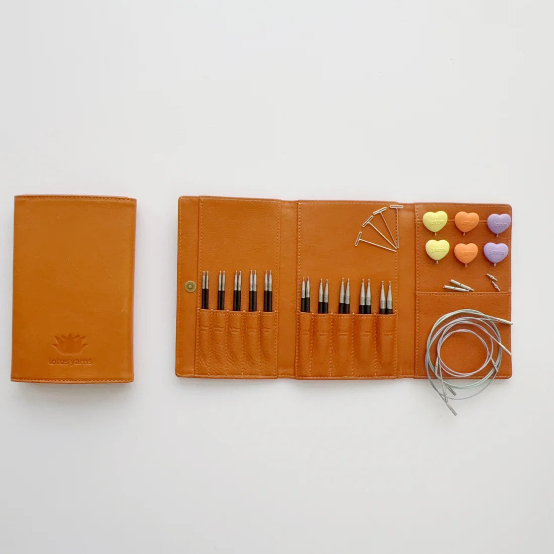 Set de agujas intercambiables de ébano TARIM 3.5” con estuche en piel / Lotus Yarns