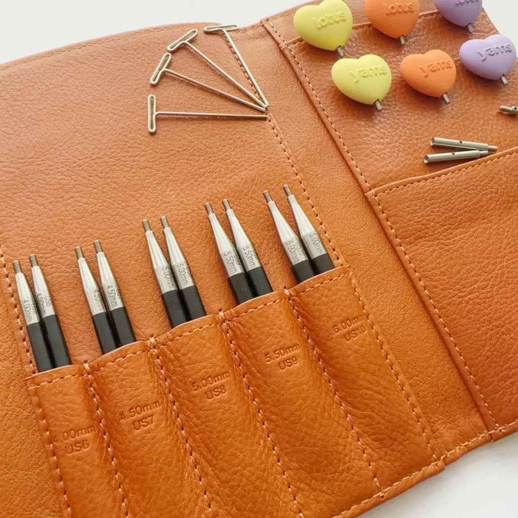 Set de agujas intercambiables de ébano TARIM 3.5” con estuche en piel / Lotus Yarns